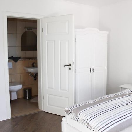 Gästehaus Burgblick Neustadt-Glewe Zimmer foto