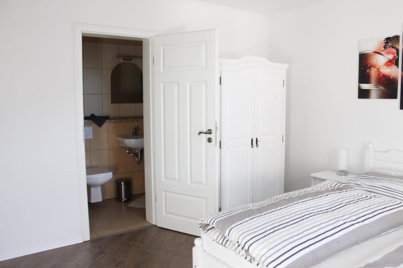 Gästehaus Burgblick Neustadt-Glewe Zimmer foto